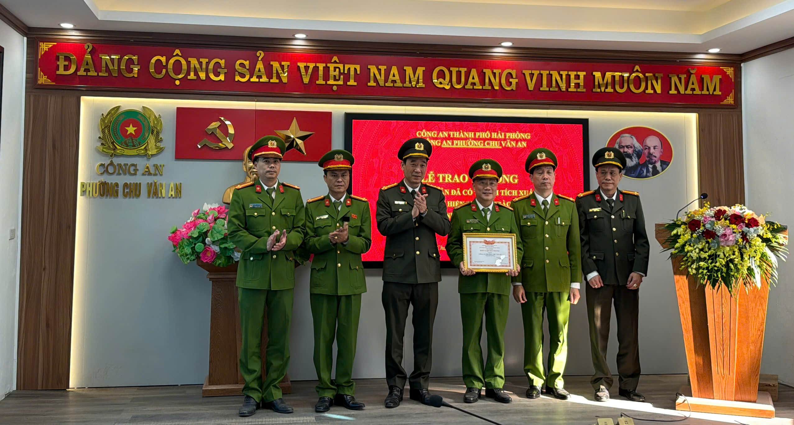 Công an phường Chu Văn An: Tổng kết công tác Công an năm 2025, triển khai chương trình công tác năm 2026